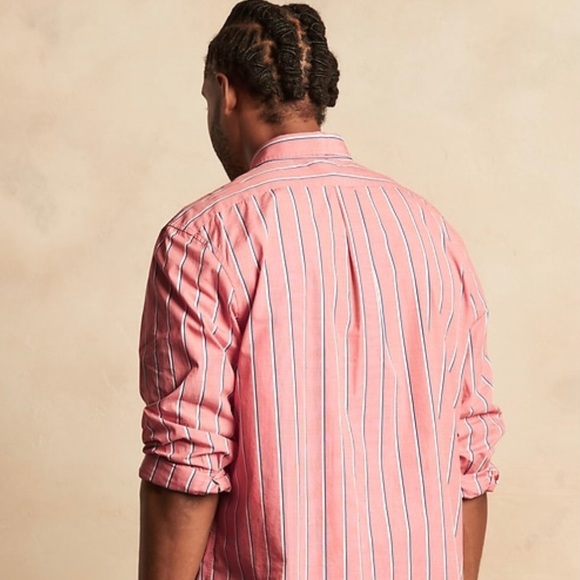 Untucked Standard-Fit Perfect Poplin Shirt Size XL - Picture 2 of 3